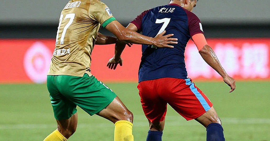 Khoảng trống giữa hai tuyến: vùng đất không ai phòng ngự đang định hình V.League